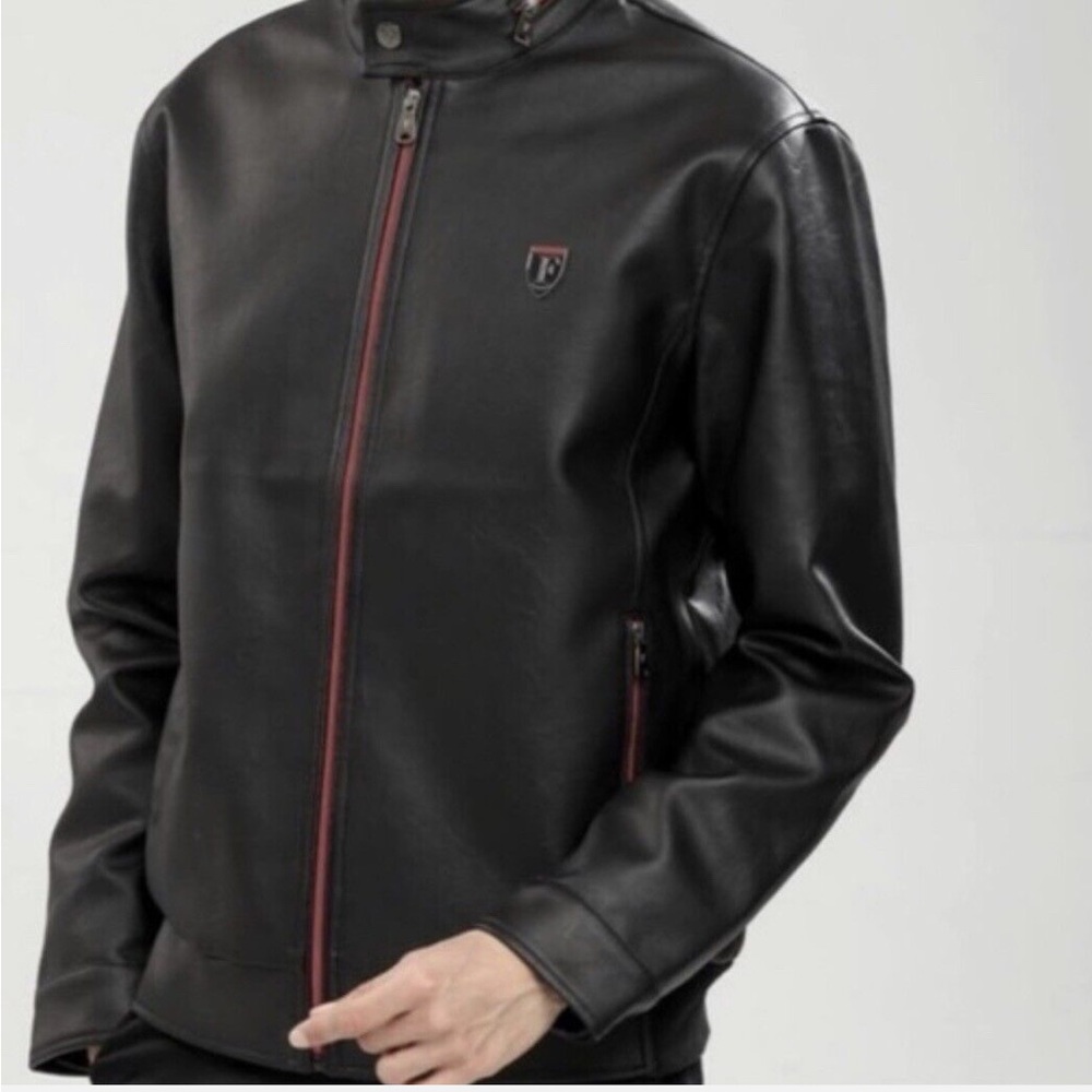 F collections M2011-PR760 leather jacket size M made in Italy
Black
Red